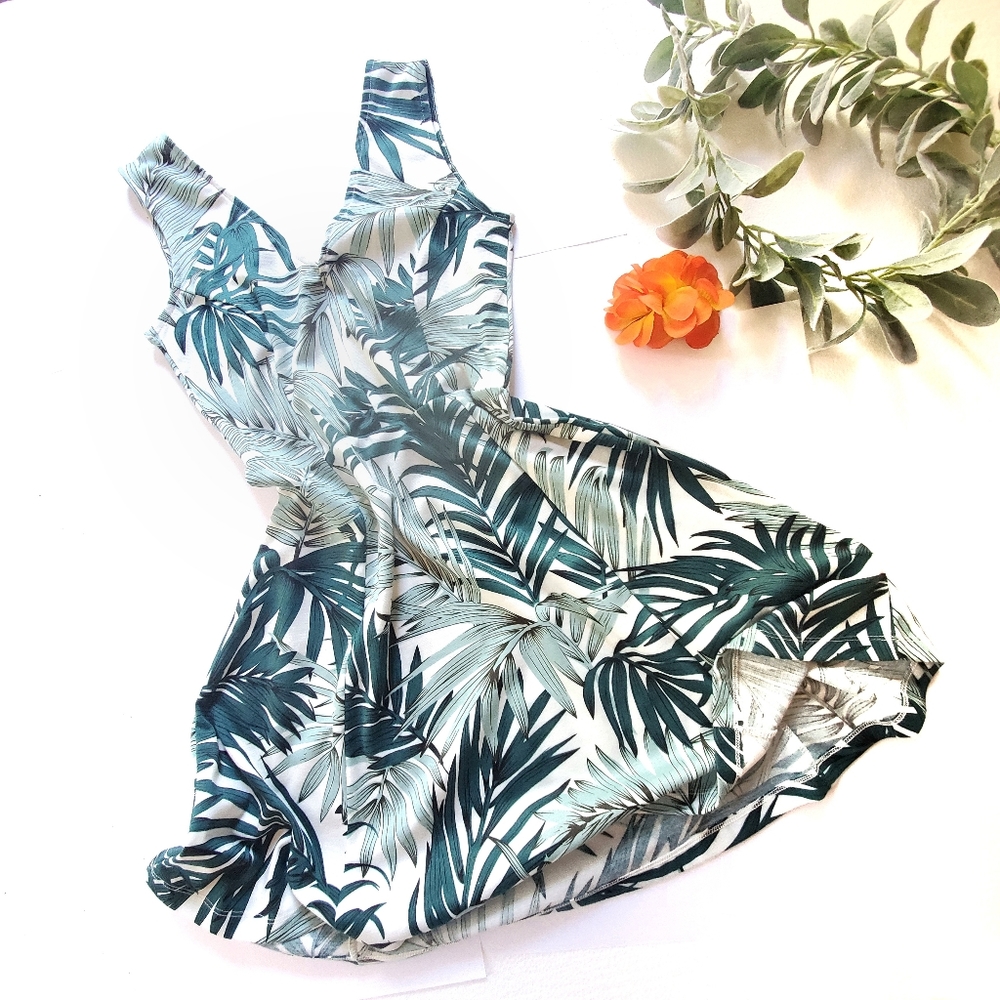 H&M Tropical Palm Leaf Print V Neck Dress